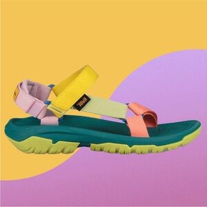 Outdoor Voices Teva Hurricane 9 Spruce Lime